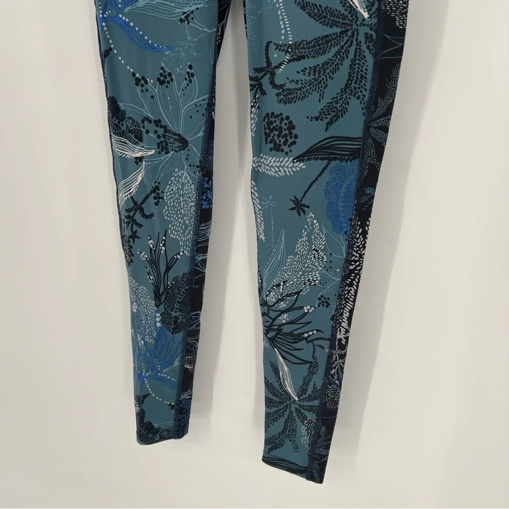 Maaji‎ Activewear High Rise Palms Depth Leggings: Tropical Blue Palm Leaf Print